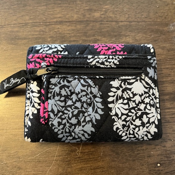 Vera Bradley Riley compact wallet in ‘Northern Lights’ - Picture 2 of 3
